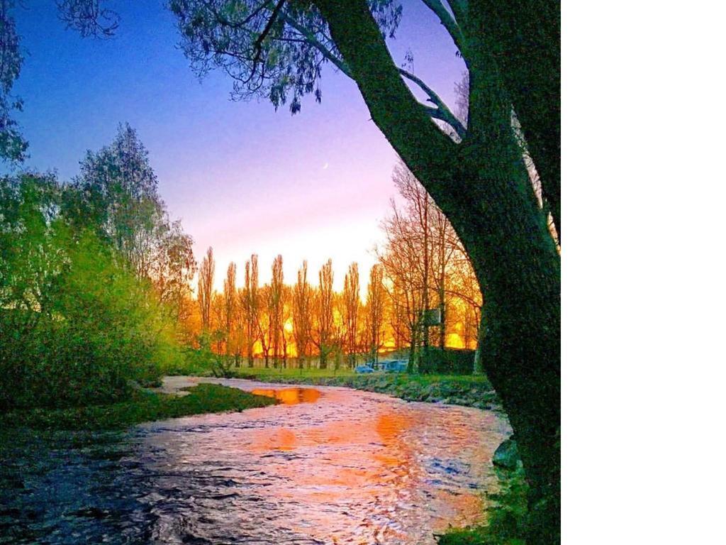Corryong Colac Colac Caravan Park מראה חיצוני תמונה
