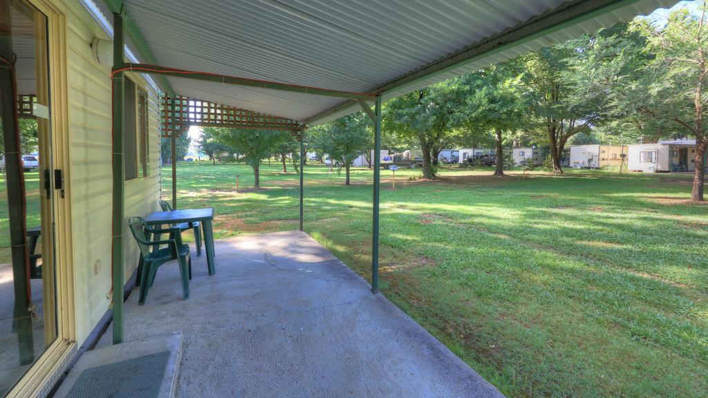 Corryong Colac Colac Caravan Park מראה חיצוני תמונה